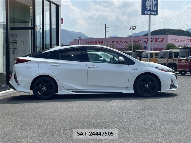 Toyota PRIUS PHV 2018 8954765-4