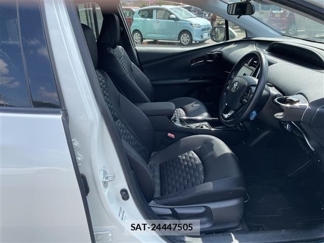 Toyota PRIUS PHV 2018 8954765-5