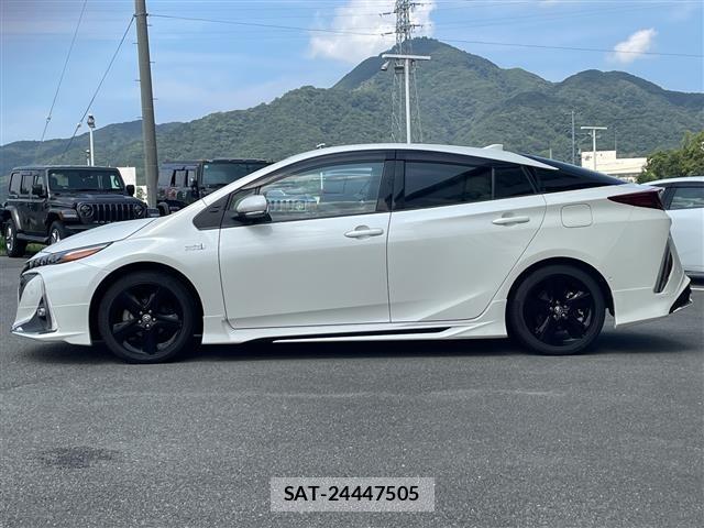 Toyota PRIUS PHV 2018 8954765-6