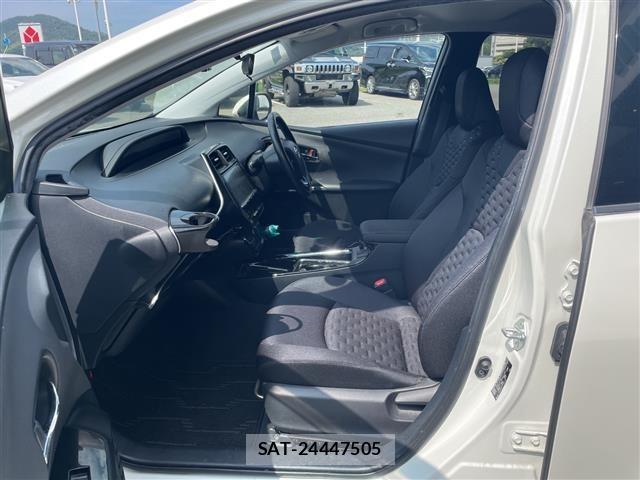 Toyota PRIUS PHV 2018 8954765-7