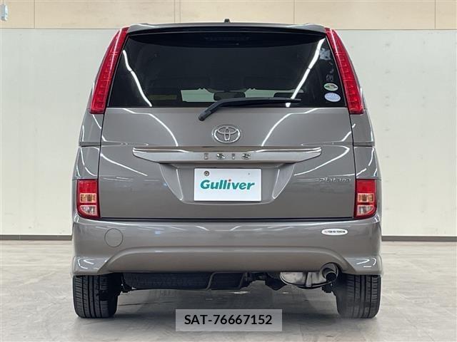 Toyota ISIS 2009 8722703-19