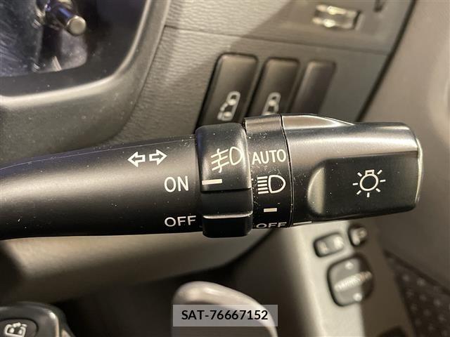 Toyota ISIS 2009 8722703-22