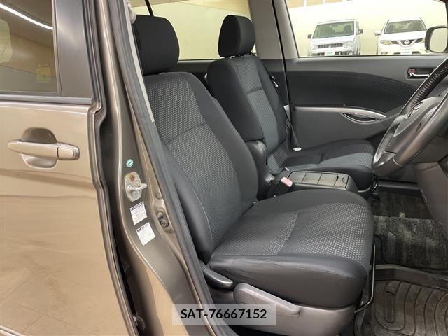 Toyota ISIS 2009 8722703-3