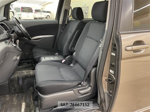 Toyota ISIS 2009 8722703-5
