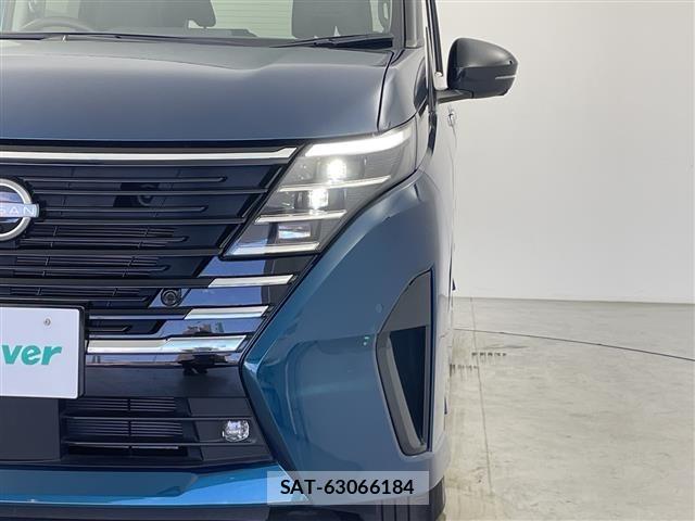 Nissan SERENA 2023 8748055-11