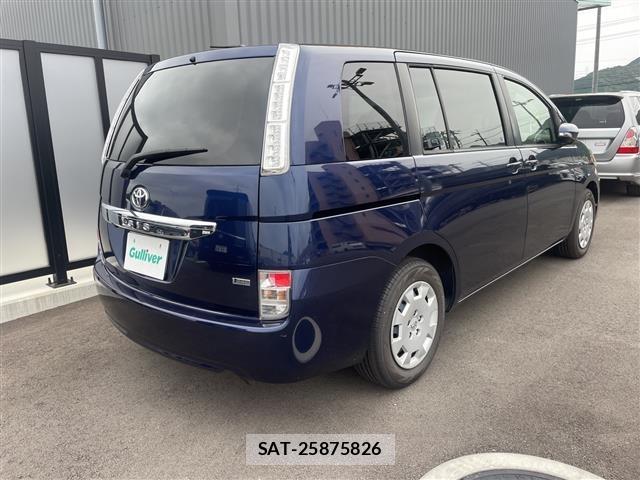 Toyota ISIS 2014 8825615-1