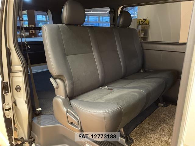 Toyota HIACE VAN 2024 8677208-12