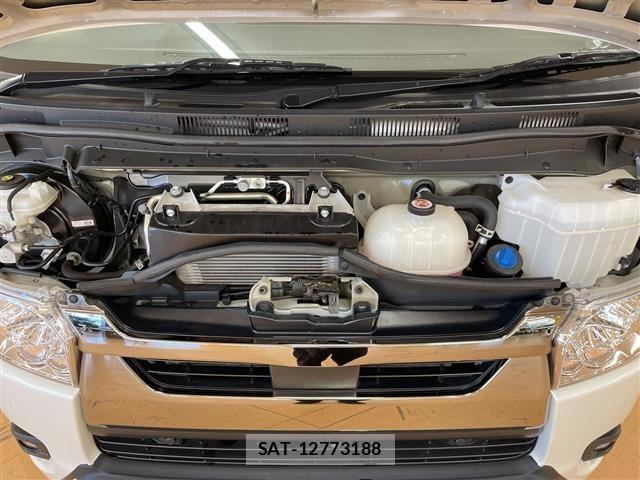Toyota HIACE VAN 2024 8677208-13
