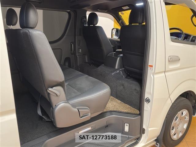 Toyota HIACE VAN 2024 8677208-20