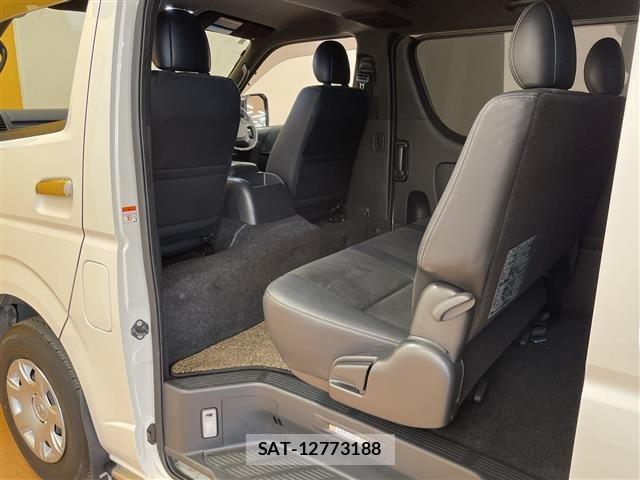 Toyota HIACE VAN 2024 8677208-22