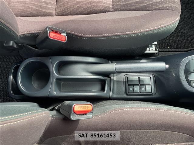Toyota AQUA 2018 8722583-2