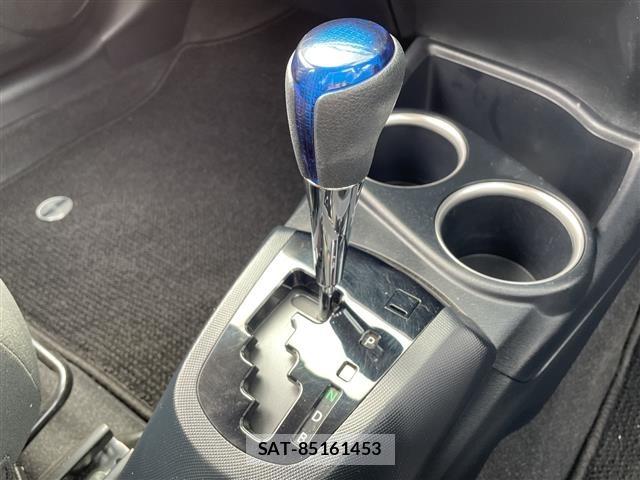 Toyota AQUA 2018 8722583-9