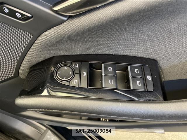Mazda MAZDA3 2023 8732899-4