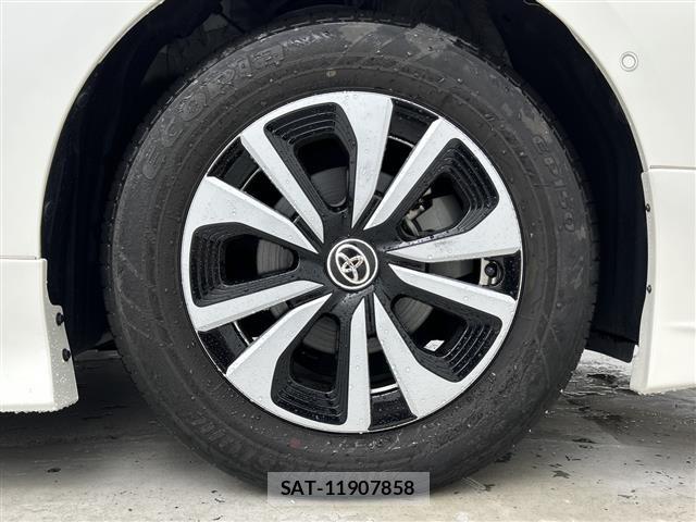 Toyota PRIUS PHV 2019 8954766-6