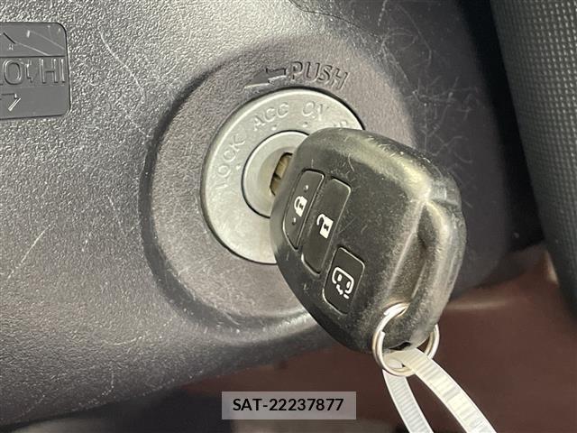 Toyota SPADE 2015 8739678-3