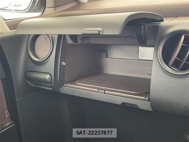 Toyota SPADE 2015 8739678-4