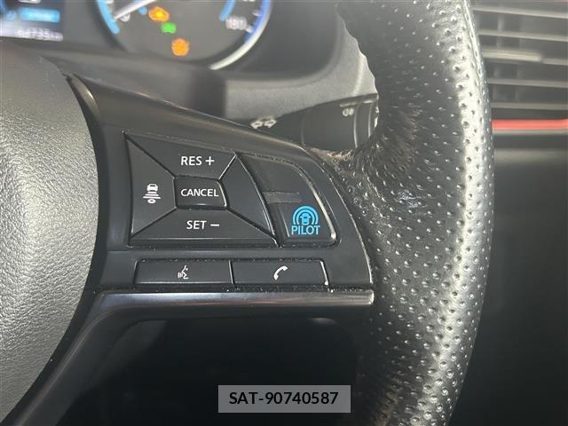 Nissan LEAF 2019 8748198-1