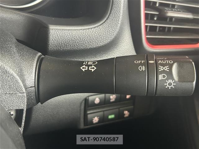 Nissan LEAF 2019 8748198-3