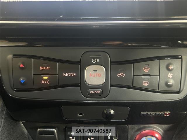 Nissan LEAF 2019 8748198-8