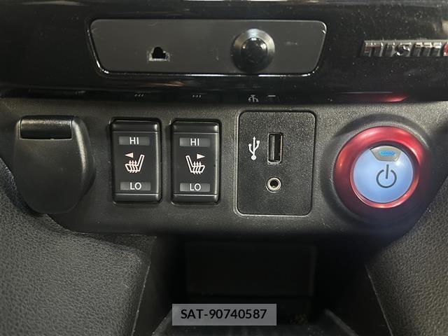 Nissan LEAF 2019 8748198-9