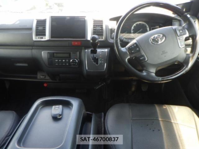 Toyota HIACE VAN 2022 8677658-3