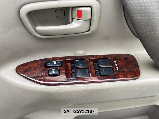 Toyota LAND CRUISER 2001 8761220-4