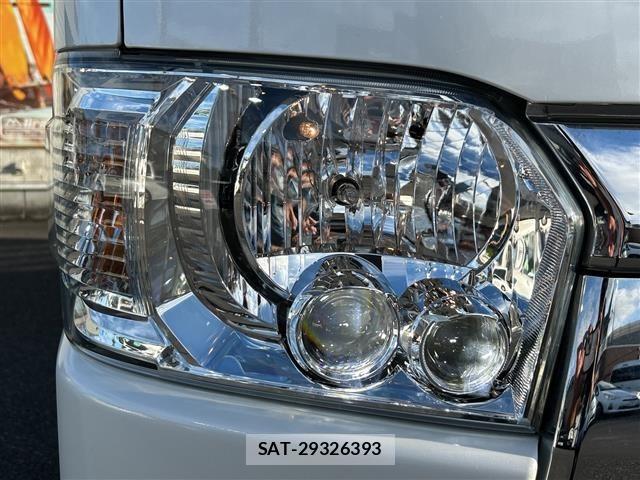 Toyota HIACE VAN 2022 8677210-11