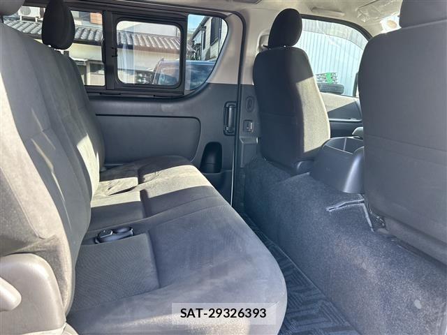 Toyota HIACE VAN 2022 8677210-16
