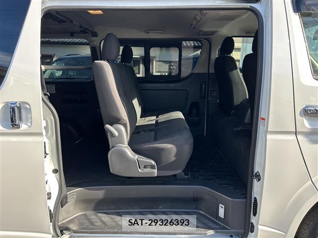 Toyota HIACE VAN 2022 8677210-19
