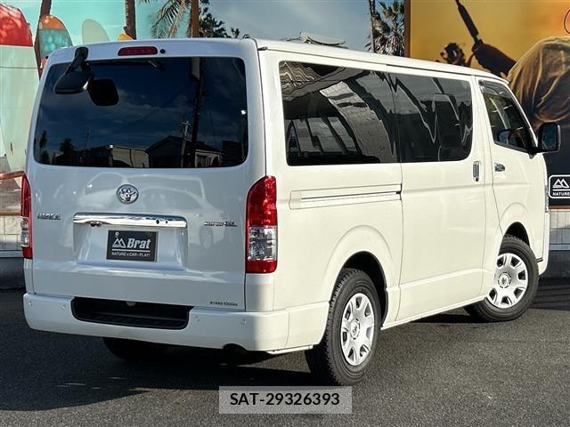 Toyota HIACE VAN 2022 8677210-2