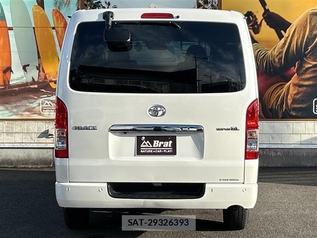 Toyota HIACE VAN 2022 8677210-4