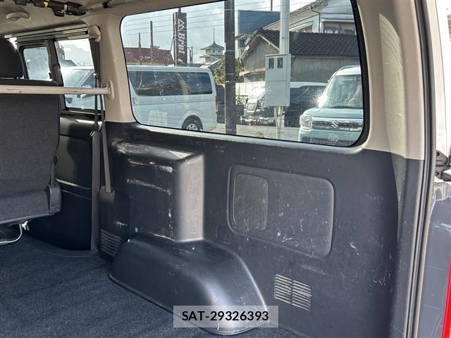 Toyota HIACE VAN 2022 8677210-8