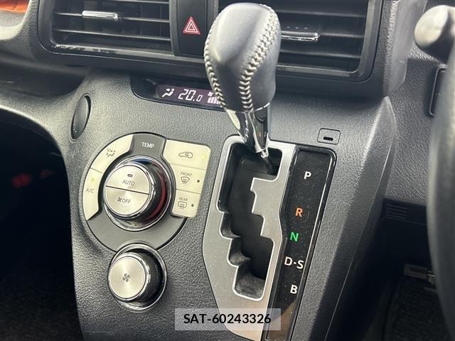 Toyota SIENTA 2017 8764202-1