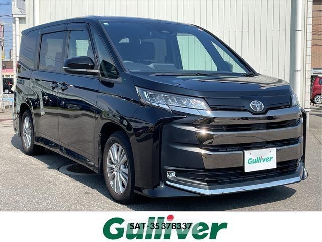 Toyota NOAH 2023 8764957-0