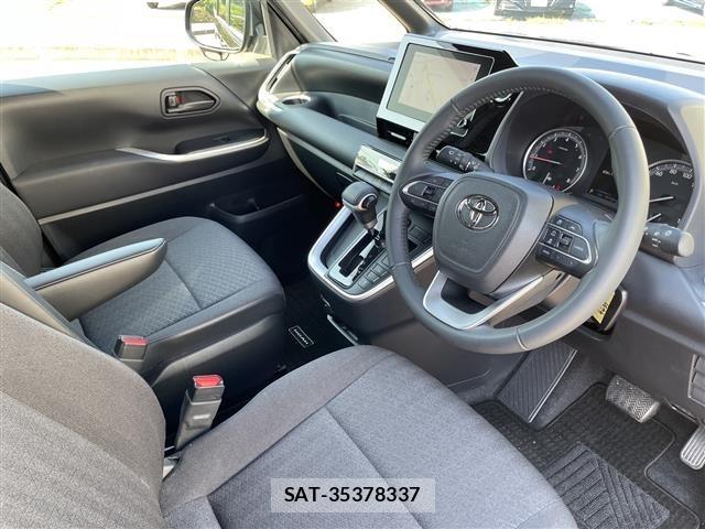 Toyota NOAH 2023 8764957-2