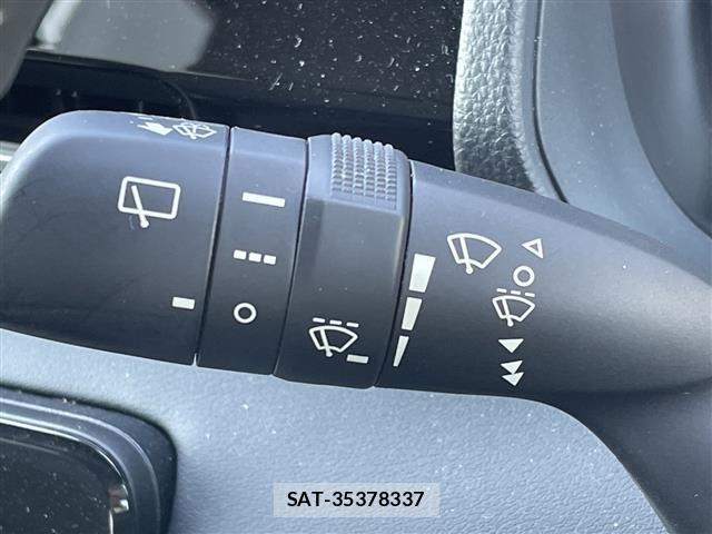 Toyota NOAH 2023 8764957-7