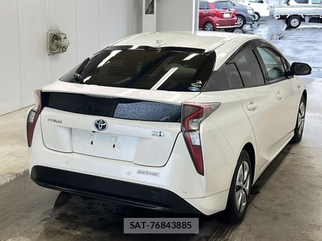 Toyota PRIUS 2016 8911332-1