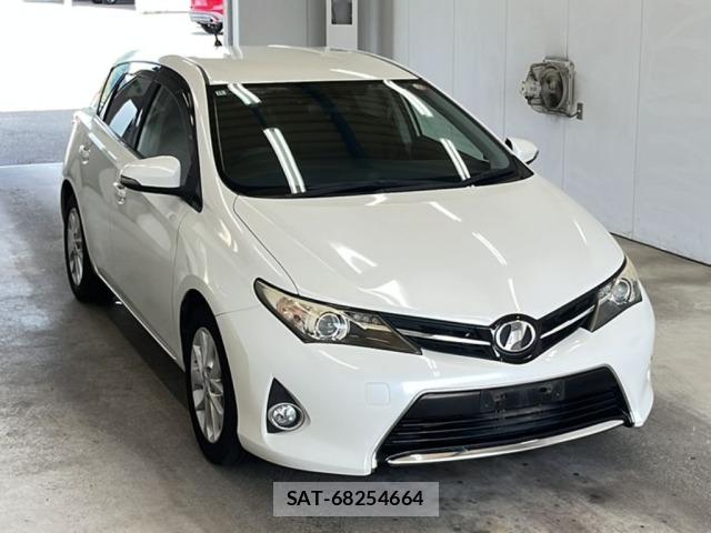 Toyota AURIS 2014 8683017-4
