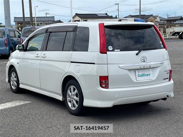 Toyota ISIS 2010 8825616-13