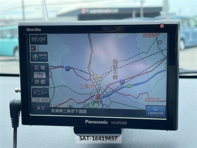 Toyota ISIS 2010 8825616-16