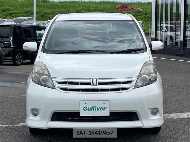 Toyota ISIS 2010 8825616-4