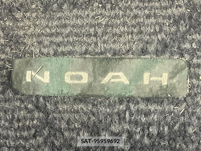 Toyota NOAH 2006 8764965-19