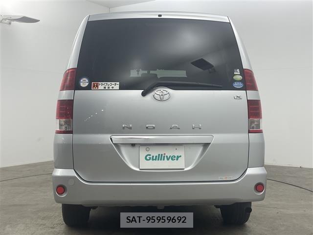 Toyota NOAH 2006 8764965-4
