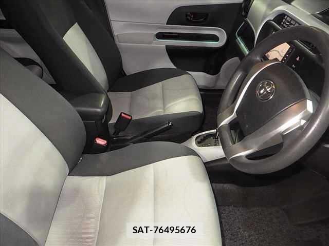 Toyota AQUA 2012 8705878-9