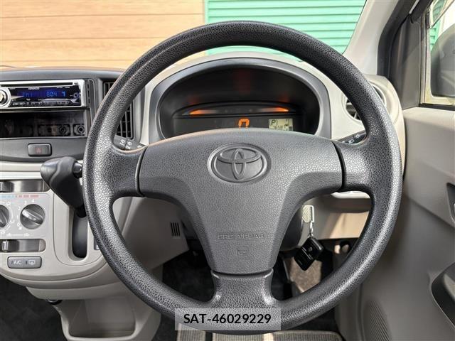 Toyota PIXIS EPOCH 2014 8762175-18