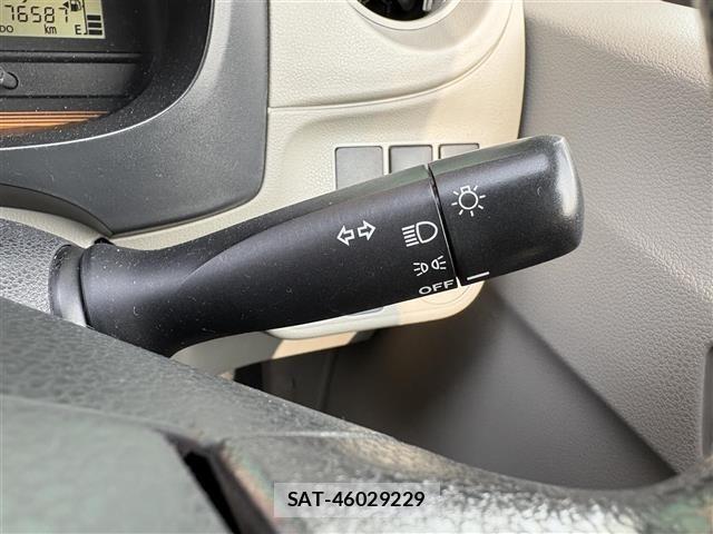 Toyota PIXIS EPOCH 2014 8762175-3