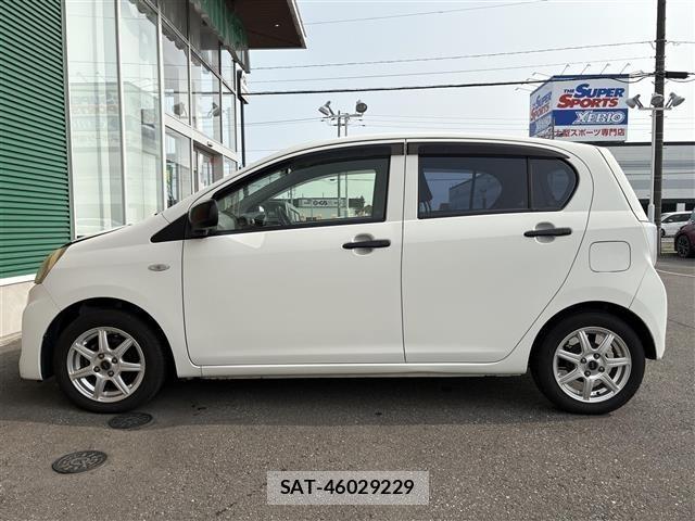 Toyota PIXIS EPOCH 2014 8762175-9