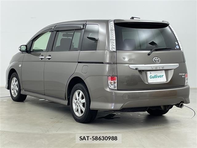 Toyota ISIS 2012 8759803-13