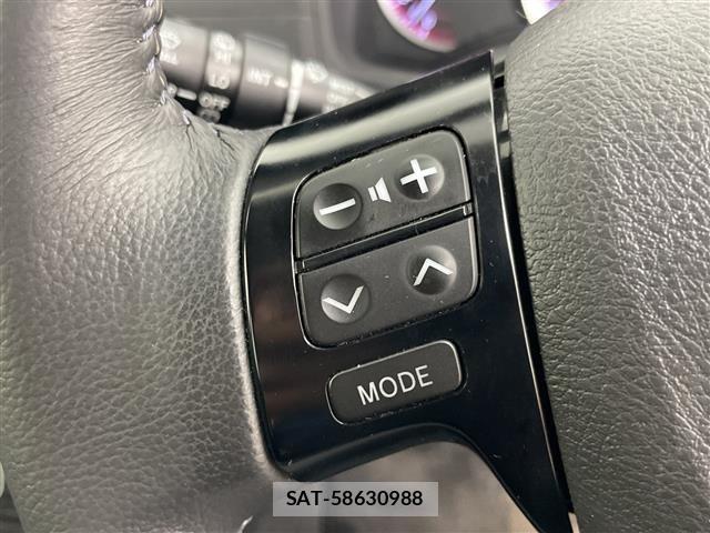 Toyota ISIS 2012 8759803-7
