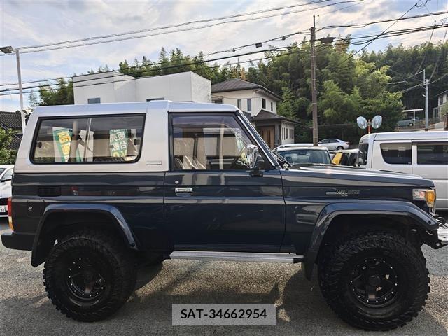 Toyota LAND CRUISER 1992 8761221-22
